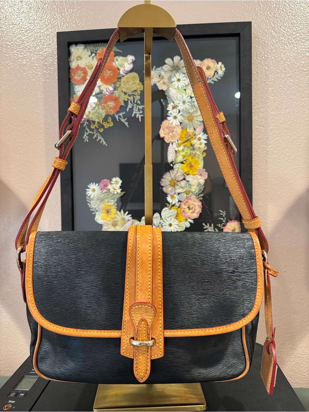 Dooney and Bourke Vintage Black and Tan Leather Equestrian style Shoulder Bag